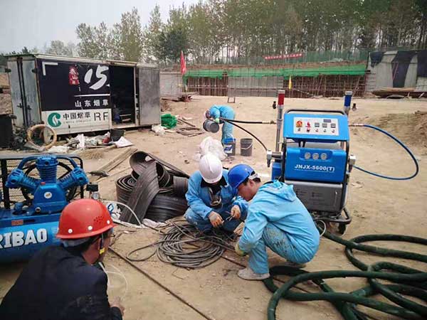 聚脲噴涂機H5600(T)型(圖1) H5600(T)型聚脲噴涂機安裝調試